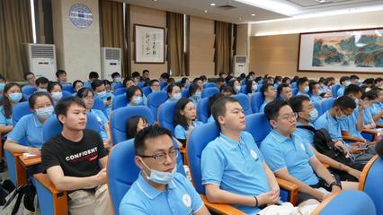 我院成功举办“企业工程师大讲堂”活动，聚焦太阳能计算机软件科技前沿